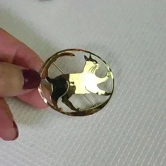 Wild bryde cat feline kitten pin brooch pin Gold Plated Lightweight Cat Pin - Picture 8 of 16